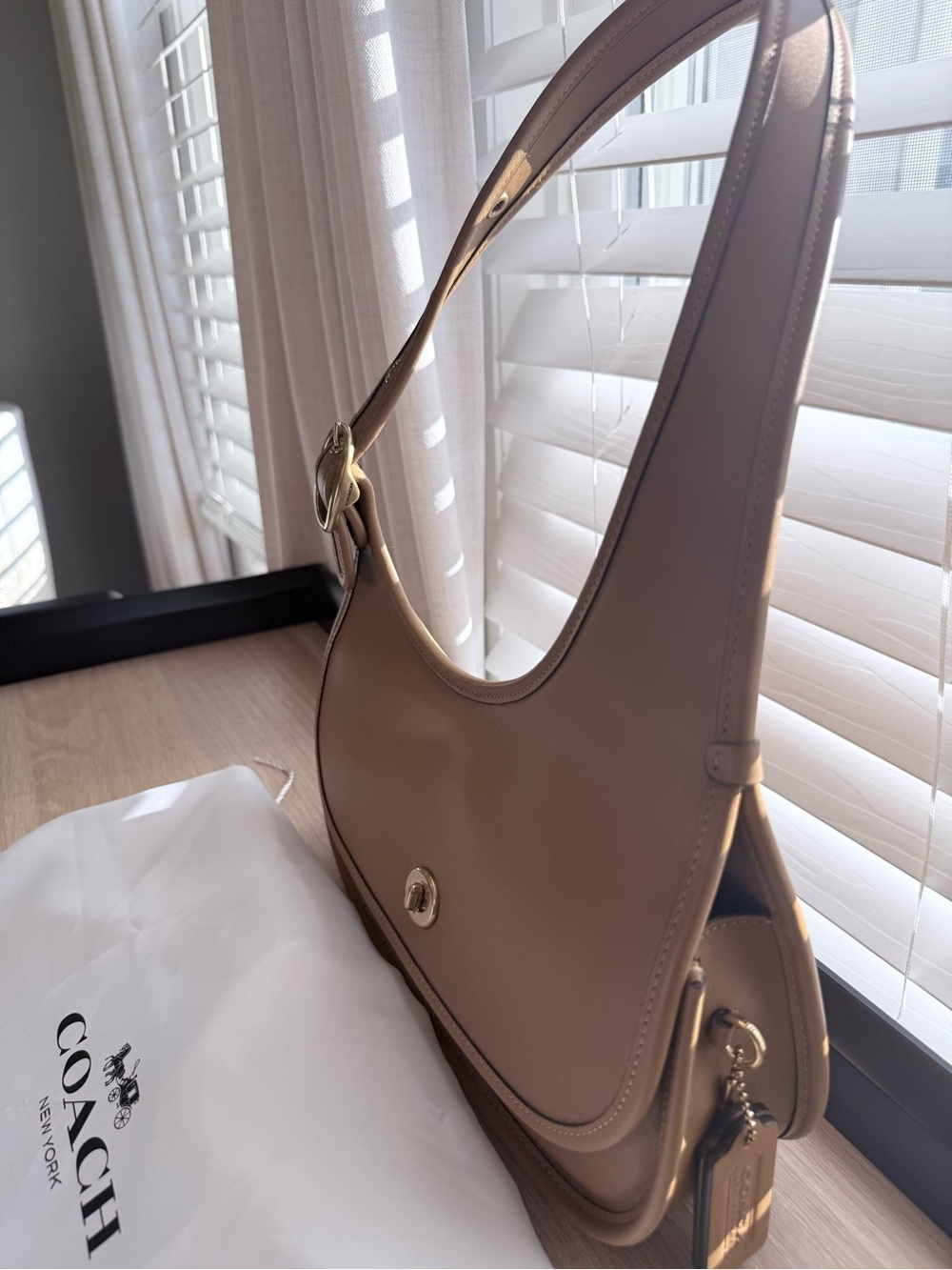 Coach Honey Leather Shoulder Bag with Turn-Lock - Picture 8 of 8